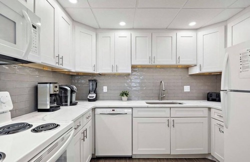 Midtown Ocean City Condo | Enjoy Fall Festivals 2BR Condo + Ocean Views + NEW LISTING SPECIAL-20% OFF