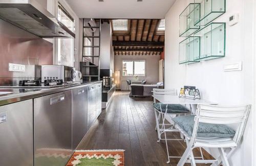 Historic Centre Apartment | enJoy Home - Mansarda nel cuore di Padova