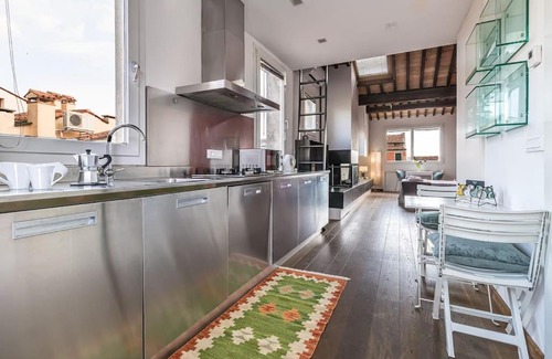 Historic Centre Apartment | enJoy Home - Mansarda nel cuore di Padova