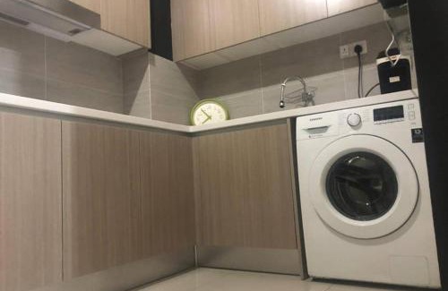 Pelabuhan Klang Apartment | Enjoy Modern, Spacious, Peaceful stay with Lake view - Gravit8