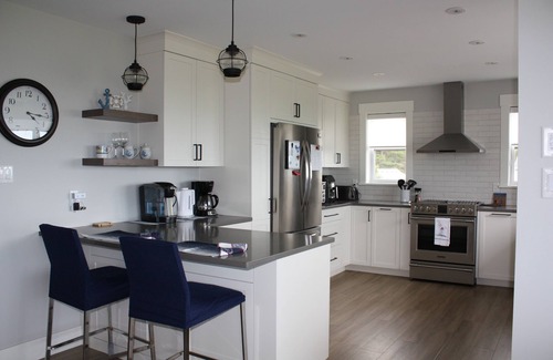 Beaubassin East Ski Chalet | Enjoy our Belvédère (Beautiful View) beach house with beachfront lookout!