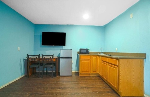 Flour Bluff Hotel | Enjoy Room Pets Are Welcome By Padre Island Seawall Beach With Free Parking