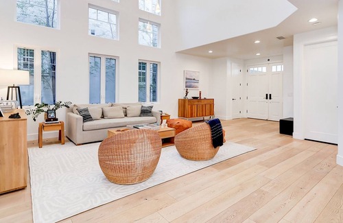 Tree Section House | Enjoy the Best of Manhattan Beach in Newly Renovated Home