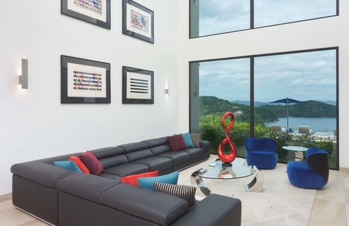 Papagayo Peninsula Villa | Enjoy the closseness from stunning beaches and lush nature trails!
