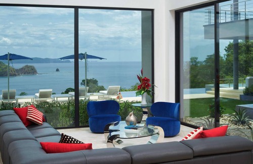 Papagayo Peninsula Villa | Enjoy the closseness from stunning beaches and lush nature trails!