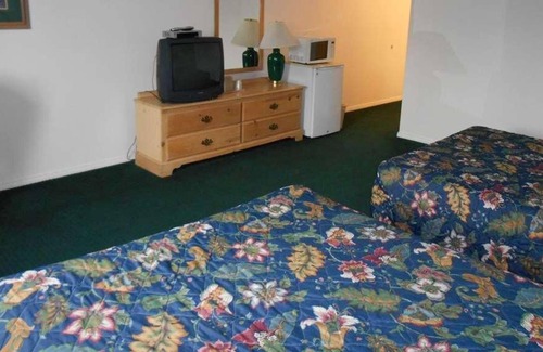 Enumclaw House | Enjoy The Great Outdoors at GuestHouse Enumclaw! 4 Great Units, Pets Allowed