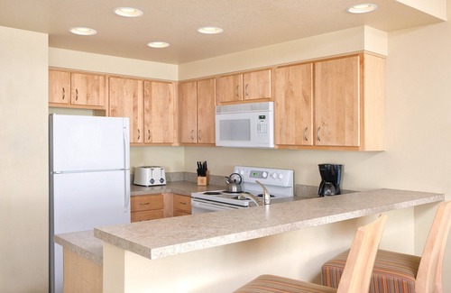 Seaside Gilbert District Resort | Enjoy the Historic Lewis and Clark trail!