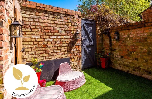 Chester House | Enjoy the Pause in the heart of Chester, 2bed, equipped, comfortable, w/parking