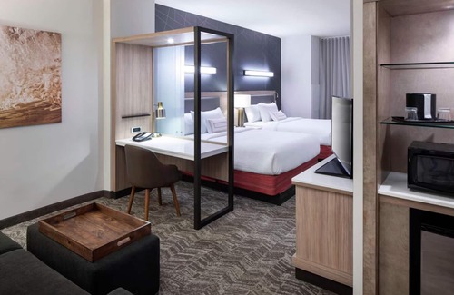 Clearwater Beach Hotel | Enjoy the Perks! Complimentary Buffet Breakfast, Outdoor Pool, Pets Allowed!