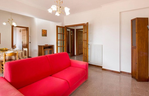 Pizzo Apartment | Enjoy the sea view from the balcony and relax in a quiet location near Pizzo.