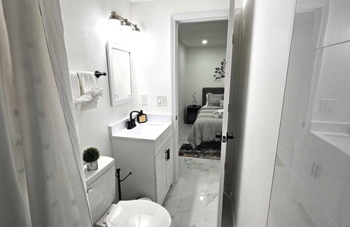 Citrus Park Apartment | Enjoy the Tiny Nest 2PX 1BR 1BA with garden.