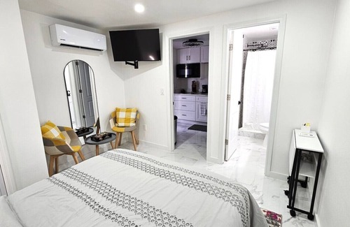 Citrus Park Apartment | Enjoy the Tiny Nest 2PX 1BR 1BA with garden.