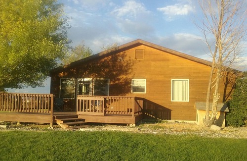 Cody House | enjoy the wonderfull town of cody and yellowstone park!