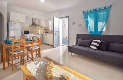 Karystos Apartment | Enjoy your stay at Karystos Villas with a wonderfull view over the sea!