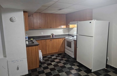 Brampton West Apartment | Enjoy your stay in this peaceful & cozy place.