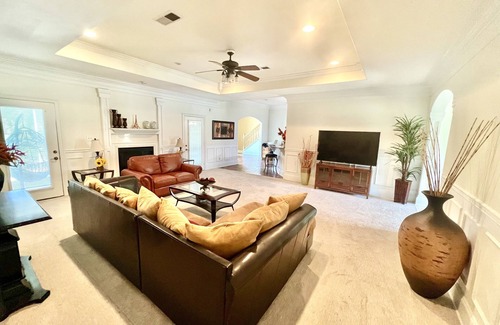 Gulfport House | Enjoy Your Whole Family In one House W/13 Beds