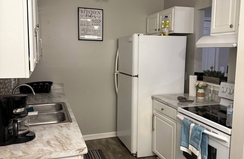 Greensboro Apartment | Enjoyable 2-bedroom apartment in Greensboro