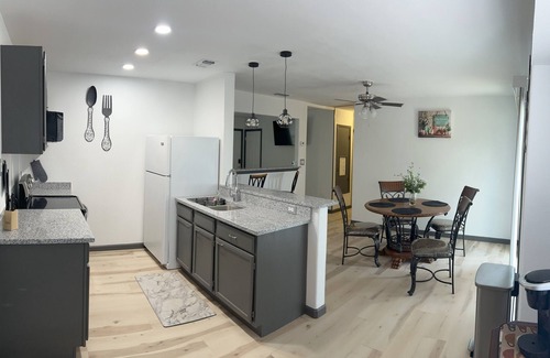 West San Antonio House | Enjoyable 3-bedroom house with AC in San Antonio