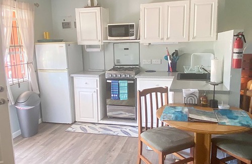 St. George's Apartment | Enjoyable 4-bedroom apartment with AC in Saint George's