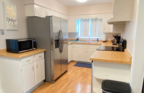 Greenfield House | Enjoyable 4-bedroom house in Greenfield, WI