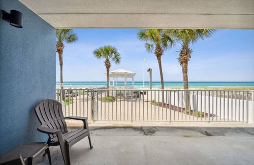 Fort Bay House | Ensuring a Very Comfortable & Memorable Stay! Free Parking, Outdoor Pool