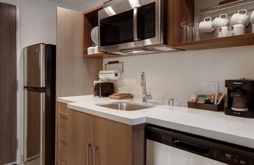 Garden Grove Hotel | Ensuring a Very Comfortable & Memorable Stay! Pets Allowed, Free Breakfast!