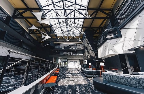 Riverside Hotel | Ensuring a Very Comfortable & Memorable Stay! Near Bing Crosby Theater