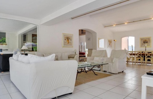 Les Adrets-de-l'Esterel House | Enticing Holiday Home in Les Adrets de l'Esterel with Pool