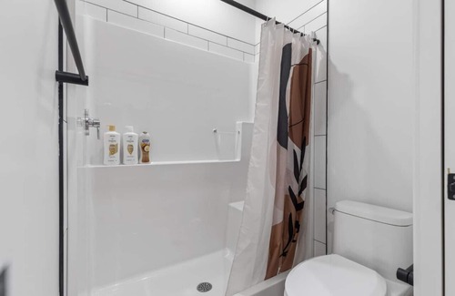 Banff Trail Apartment | Entire 1BDR Suite Direct Entrance | Papaya Suite