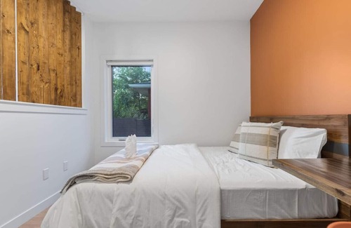 Banff Trail Apartment | Entire 1BDR Suite Direct Entrance | Papaya Suite