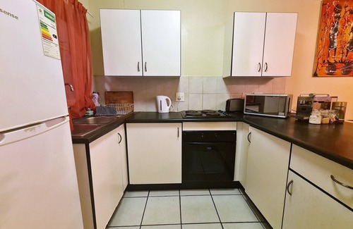 Pretoria Apartment | Entire 2 bed apartment @Menlyn Maine.