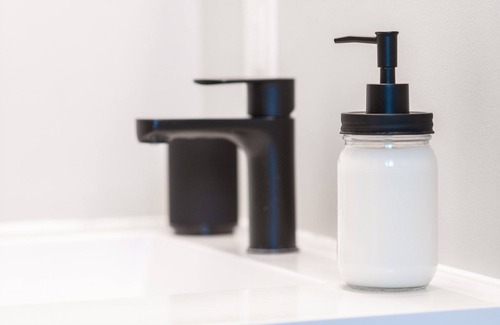 Waterloo Apartment | ENTIRE 2 BEDROOM APARTMENT UPTOWN WATERLOO