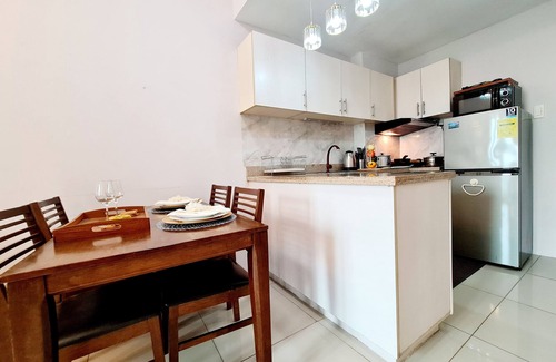 Santo Cristo Condo | Entire 2BR nr SM North Fastnet Netflix Parking