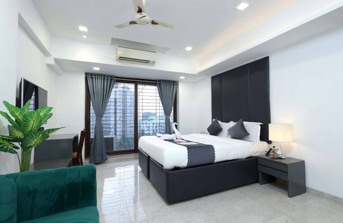 Upper Govind Nagar Hotel | Entire 4 Bedroom suite with Personal Chef