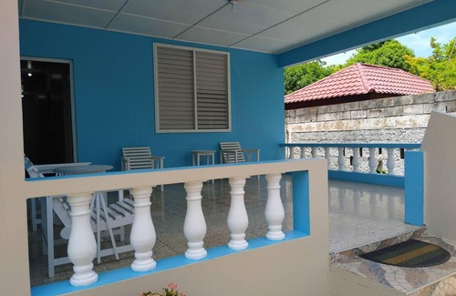 Discovery Bay Villa | Entire 6-bedroom Villa Free Parking With Fast Wifi