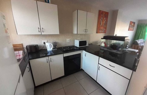 Pretoria Apartment | Entire Apartment @Menlyn Place, in Menlyn Maine