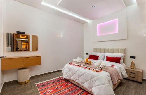 Anza Apartment | Entire Apt with Rooftop, Walk to Beach