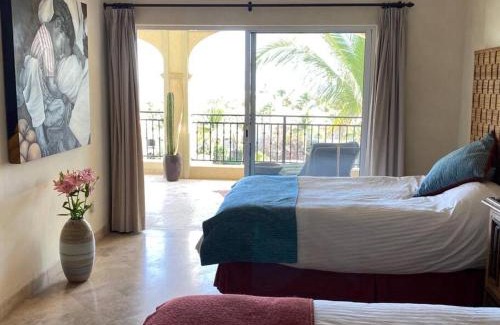Zona Hotelera Apartment | Entire Beachfront condo in Paradise