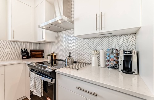 Southeast Calgary House | Entire Beautiful Home! 6 BR & Office | 5BA in Southeast Calgary