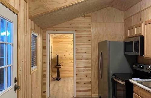 Sutton Cabin | Entire cabin 1 bedroom, 1 sofa bed