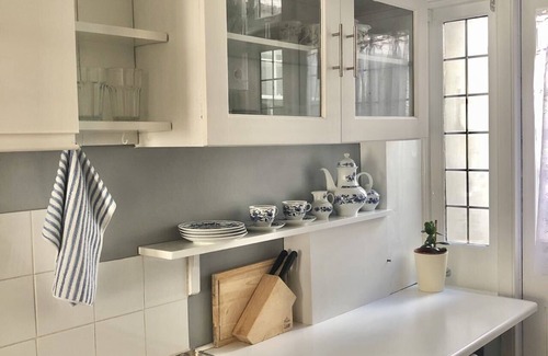 Wallingford Apartment | Entire Cottage Style Flat in Heart of Wallingford