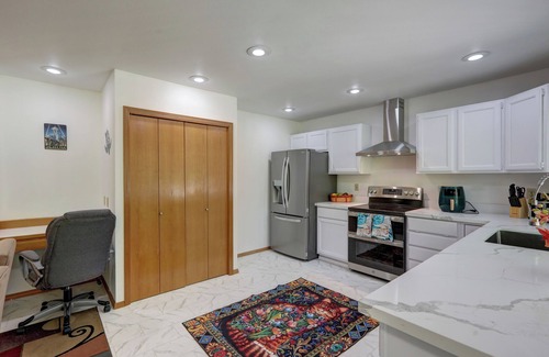 Des Moines House | Entire cozy 5bd home in Des Moines WA near the Redondo beach and Saltwater park!