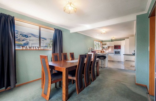 Lowburn House | Entire Holiday Home! Great large private space