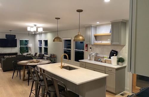 Dunean House | Entire Home, Dog Friendly, 5 mins from Downtown!