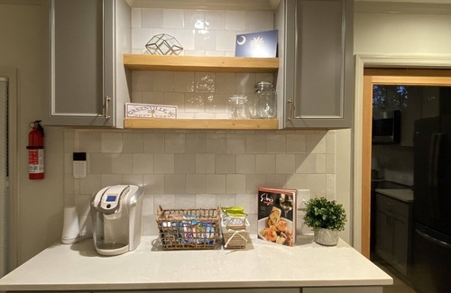 Dunean House | Entire Home, Dog Friendly, 5 mins from Downtown!