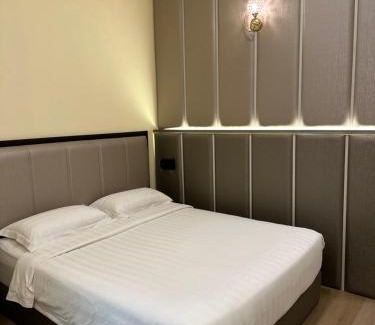 Sandakan House | Entire home hosted by Catherine 4 bedroom House