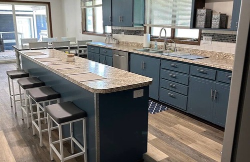 Oberlin House | Entire home in a country town!