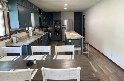 Oberlin House | Entire home in a country town!