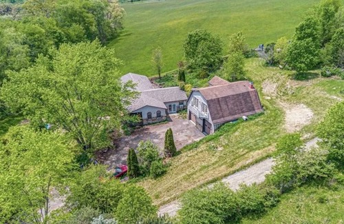 White Cabin | Entire home in Champion PA