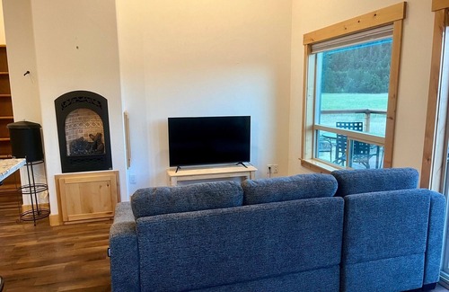 Quincy House | Entire home, lovely view property in Quincy